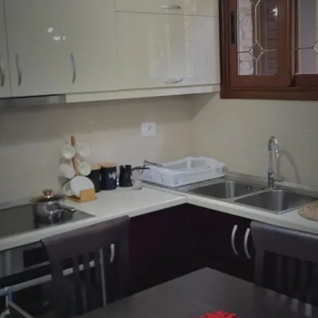 Eglent's Tourist House 3* Sarandë