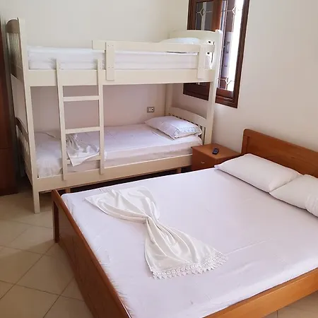 Eglent's Tourist House 3* Sarandë