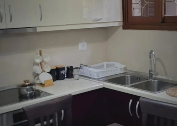 Eglent's Tourist House 3* Sarandë