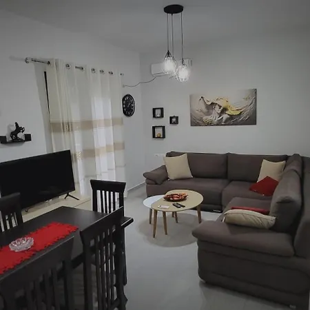 Eglent's Tourist House 게스트하우스 Sarandë