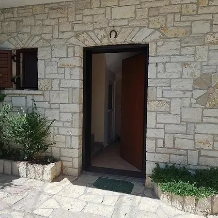 게스트하우스 Eglent's Tourist House Sarandë